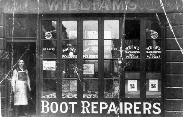 William's boot repairers, 32 Salusbury Road, Queens Park. 1900.